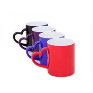 Cana (cană) magică „Cameleon” cu o inimă de mâner pentru designul tău